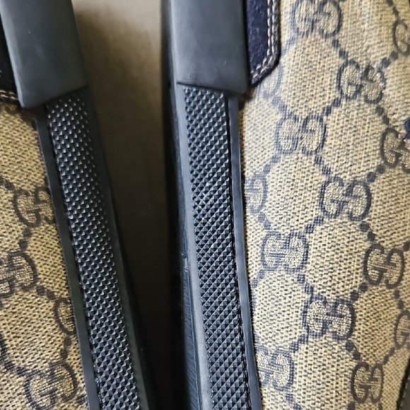 Gucci GG Monogrammed Men's Navy and Tan/Cream Suede Low Sneakers - Picture 4 of 17